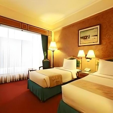 Gajahmada Graha Hotel Malang Ngoại thất bức ảnh