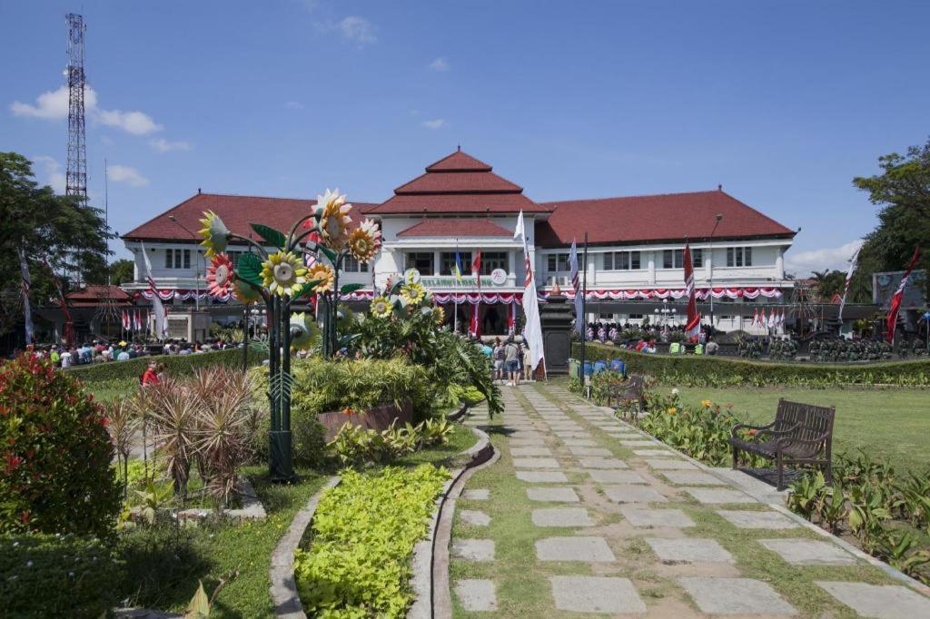 Gajahmada Graha Hotel Malang Ngoại thất bức ảnh
