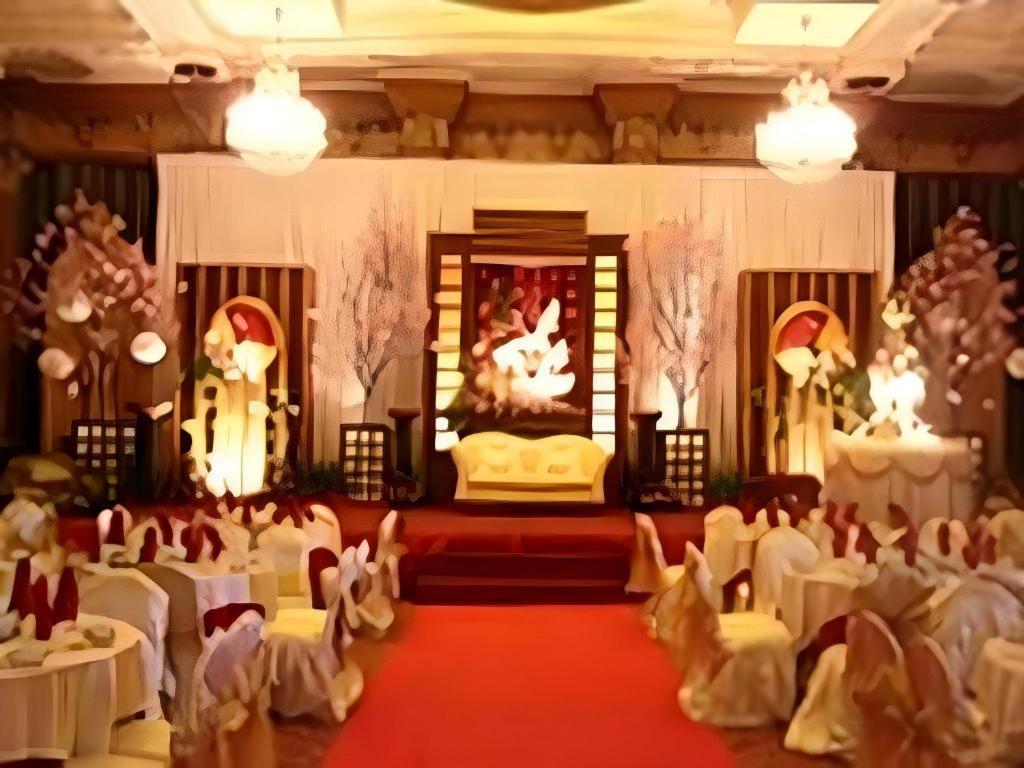 Gajahmada Graha Hotel Malang Ngoại thất bức ảnh