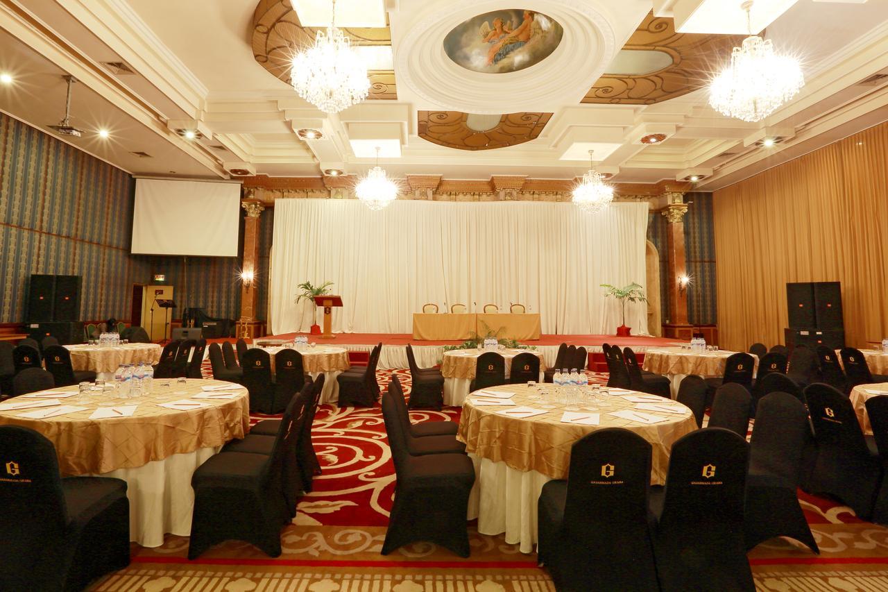 Gajahmada Graha Hotel Malang Ngoại thất bức ảnh