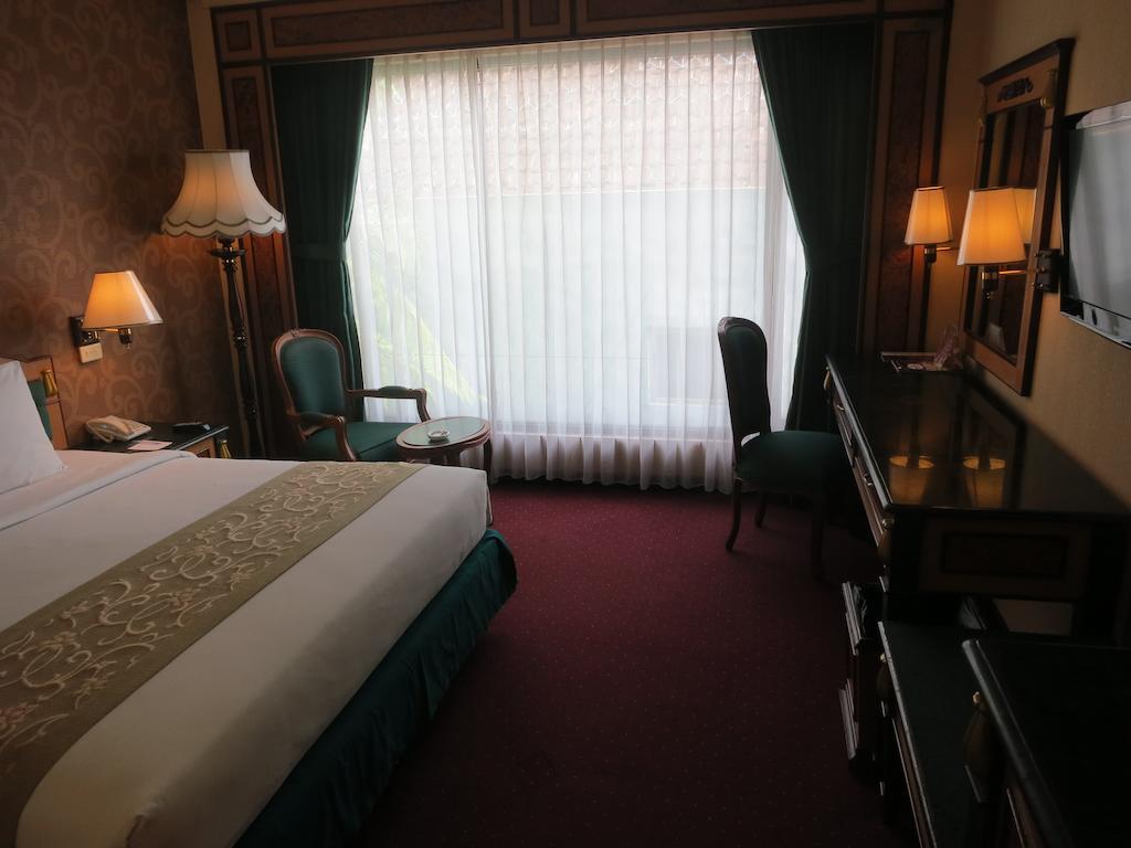 Gajahmada Graha Hotel Malang Ngoại thất bức ảnh